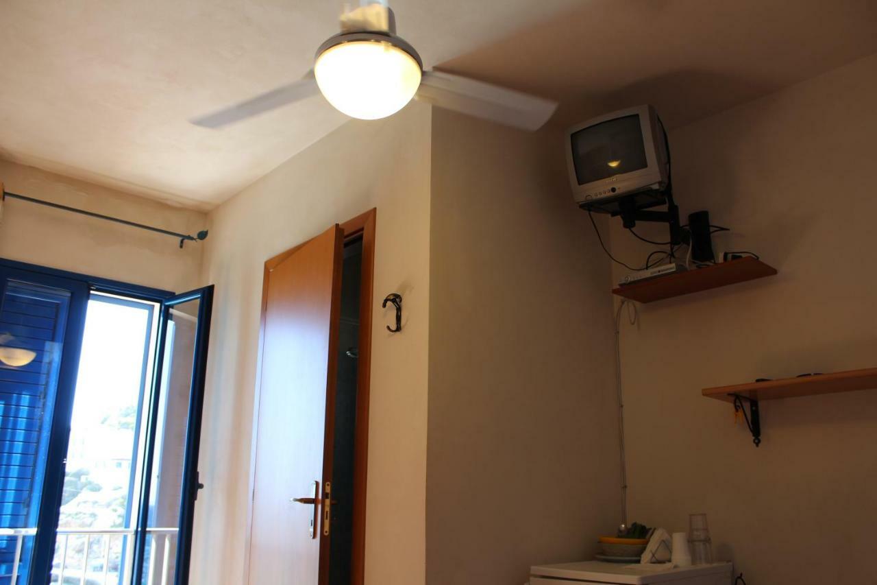 Cala Dogana Guest House Levanzo Exterior photo